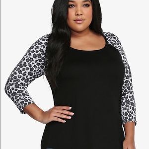 Torrid raglan tee black and white leopard